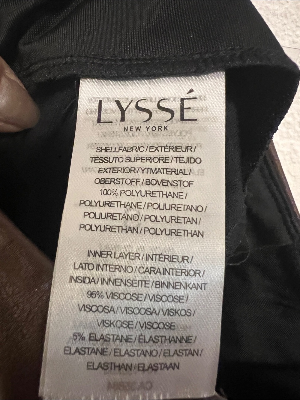 New with tags Lysse faux leather seamed legging.  Size small in Cocoa Powder - Picture 6 of 7